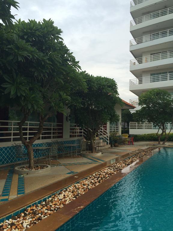 View Talay 5D Golf Apartment Pattaya Room photo